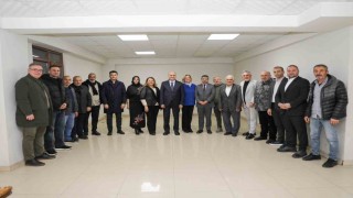 Düzce Belediyesi eski meclis üyeleri Başkan Özlü ile buluştu