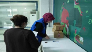 Düzcede çölyak hastalarına özel koli dağıtıldı