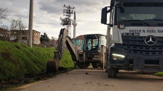 Düzcede yağmur suyu için v kanal altyapısı sürüyor