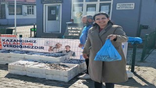 Edirnede 350 kilogram hamsi dağıtıldı