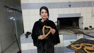 Edirnede Sevgililer Gününe özel kalpli simit