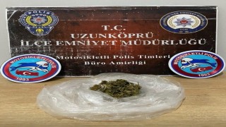 Edirnede uyuşturucuya geçit yok: 1 şüphelinin üzerinde esrar ele geçirildi