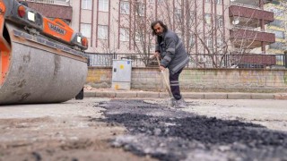 Elazığda asfalt yama uygulaması sürüyor
