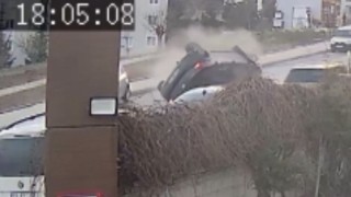 Elazığda otomobilin ters döndüğü kazanın görüntüleri ortaya çıktı