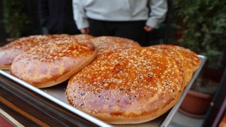 Elazığda Ramazana özel Nohut ekmeği