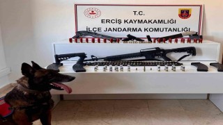 Ercişte ruhsatsız silah ele geçirildi