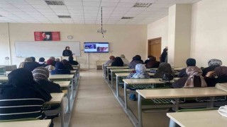Erzincan emniyeti üniversite öğrencilerini uyuşturucuya karşı bilgilendirdi