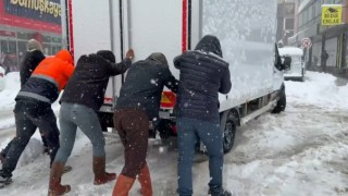 Erzincanda kardan 516 köy yolu ulaşıma kapandı