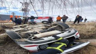 Erzincanda otomobil şarampole uçtu: 1 yaralı