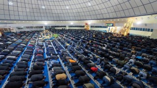 Erzincanda Ramazanın ilk teravihinde camiler doldu
