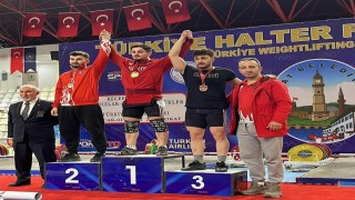 Erzincanlı halterci Özbay Türkiye üçüncüsü oldu