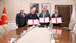 Erzurumda kapalı spor salonu için imzalar atıldı