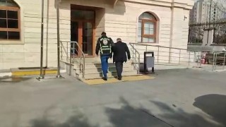 Esenyurtta servis şoförü trafik tartışmasında otomobil sürücüsüne saldırdı: O anlar kamerada