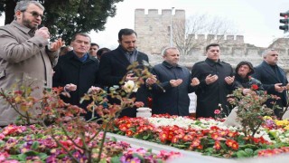 Eski Başbakan Necmettin Erbakanı kabri başında anıldı