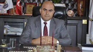 Eski belediye başkanını oğlu baltayla öldürdü