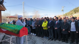 Eski milli kaleci Nurcan Çelik memleketinde son yolculuğuna uğurlandı