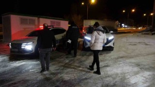 Evde zorla tutulduğunu iddia eden kadını polis ve itfaiye kurtardı