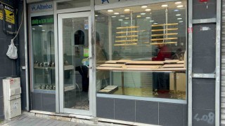 Eyüpsultanda soyguncular soymaya çalıştıkları kuyumcuyu vurdu