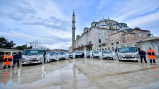 Fatihteki camiler Ramazan öncesi gül suyuyla yıkandı