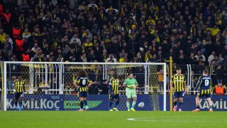 Fenerbahçe, Avrupa Liginde turu zora soktu