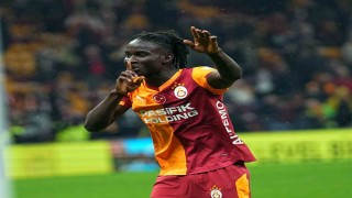 Galatasarayda maç sonu üçlüsü Renato Nhagadan
