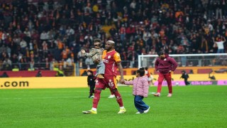 Galatasarayda maç sonu üçlüsü Torreira ve Osimhenden