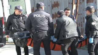 Gaziosmanpaşada boş bir arazide erkek cesedi bulundu