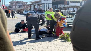 Gazipaşada otomobil ile motosiklet çarpıştı: 1 yaralı