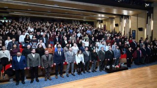 Geleceğin eczacıları düzenlenen törenle beyaz önlüklerini giydi