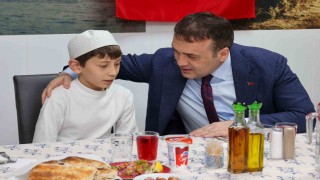 Geleceğin minik hafızları iftarda bir araya geldi