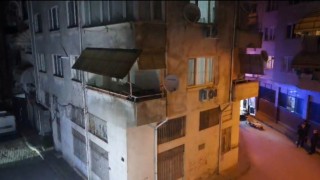 Gemlikte hasarlı apartman tahliye edildi, sokak trafiğe kapatıldı