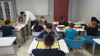 Gençlik merkezinde akıl ve zeka kursu ilgi görüyor