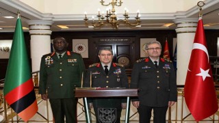 Genelkurmay Başkanı Bayraktaroğlu, Zambiya Kara Kuvvetleri Komutanı Zyeele ile bir araya geldi