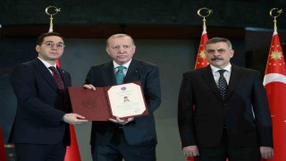 Gercüş Kaymakamı Muhammed Öztaşa Cumhurbaşkanlığı Külliyesinde anlamlı ödül
