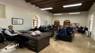 Gercüş Kaymakamı Öztaş muhtarlarla bir araya geldi