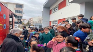 Gezici kütüphane Kırşehirde 200 kitabı öğrenci ile buluşturdu