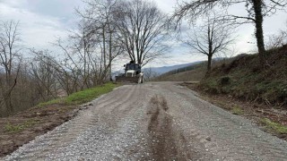 Gölyakada köy yolları yenilendi