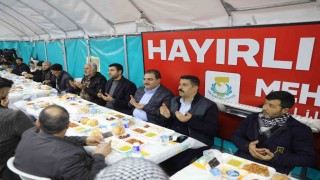 Haliliyede kurulan iftar çadırında yüzlerce vatandaş aynı sofrada buluştu