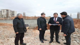 Haliliyede yarı olimpik yüzme havuzunda yapım çalışmaları sürüyor