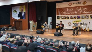 Halk aşıklarından Menemende kültür ziyafeti