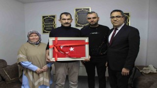 Hayatlar kurtarıp yeni evini depremzede aileye açan maden işçisi: Felaket olsa yine yardıma koşarım