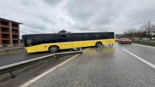 İETT otobüsü bariyere çarparak yoldan çıktı: 5 yaralı