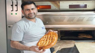 Iğdırda ramazan pidesi kuyruğu