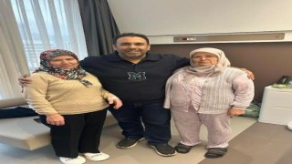 İki kız kardeş kanseri aynı gün yendi