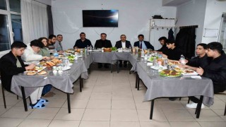 İl Milli Eğitim Müdürü Aydın, öğrencilerle iftar yaptı
