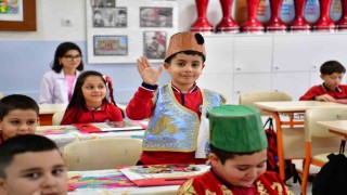 İlkokul öğrencileri Ramazanı manilerle karşıladı