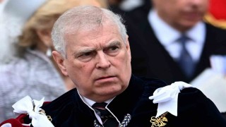 İngiltere Kralı Charles: (Kardeşi Andrewin gözaltına alınması) Hukuk işlemeli