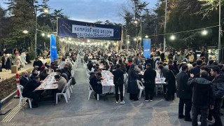 İstanbul Üniversitesinde düzenlenen iftara binlerce öğrenci katıldı