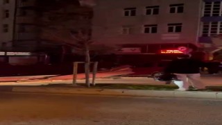 İstanbulda fırtınada bazı binaların çatıları uçtu