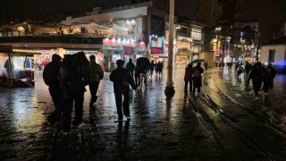 İstanbulda sağanak yağış etkili oluyor